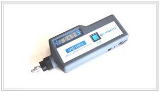 • 振動(dòng)傳感器：環(huán)形剪切加速度傳感器 
• 溫度傳感器：K型熱電偶溫度傳感器 
• 檢測(cè)器：    真有效值 
• 測(cè)量范圍：  位 移：0.001～1.999mm (峰-峰值)；速 度： 0.1～199.9mm/s (有效值)；加速度： 0.1～199.9m/s&sup2; (峰值)；溫度測(cè)量范圍: -20℃～400℃ 
