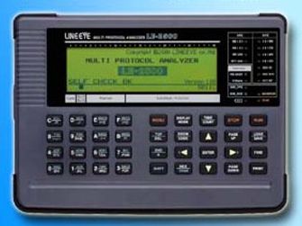  配備了RS-232C(V.24)和RS-422/RS-485(RS-530)的測(cè)試接口。能夠使用將DSUB25pin轉(zhuǎn)換為接線盒規(guī)格的適配器以及支持X.20/21、RS-499和V.35等規(guī)格的各種數(shù)據(jù)線。

