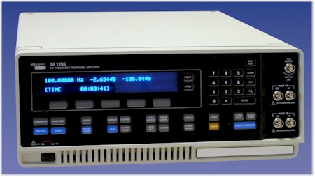 1250系列頻響分析儀應(yīng)用有力和精巧的現(xiàn)代技術(shù)，概念簡(jiǎn)單，性能快速而又精密。